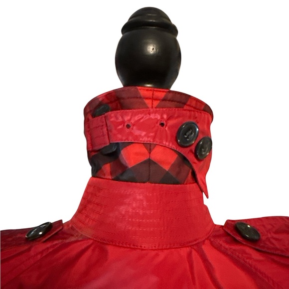 Burberry London Classic Red Trench Coat - Picture 4 of 14